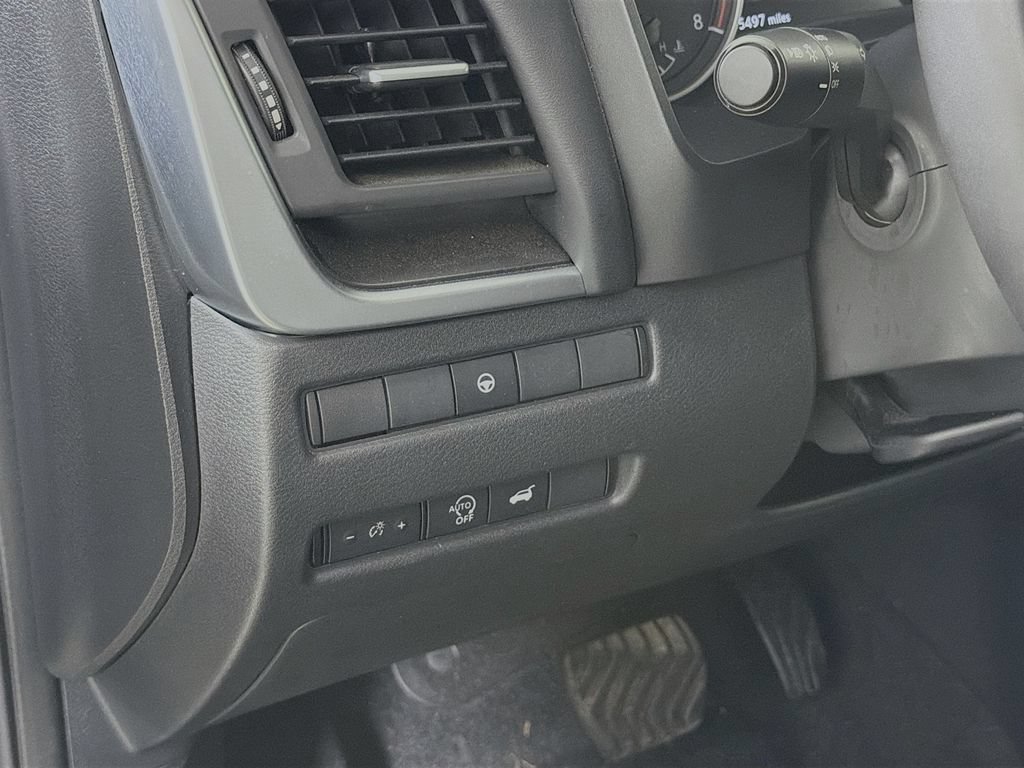 Used 2025 Nissan Rogue SV FWD image 13