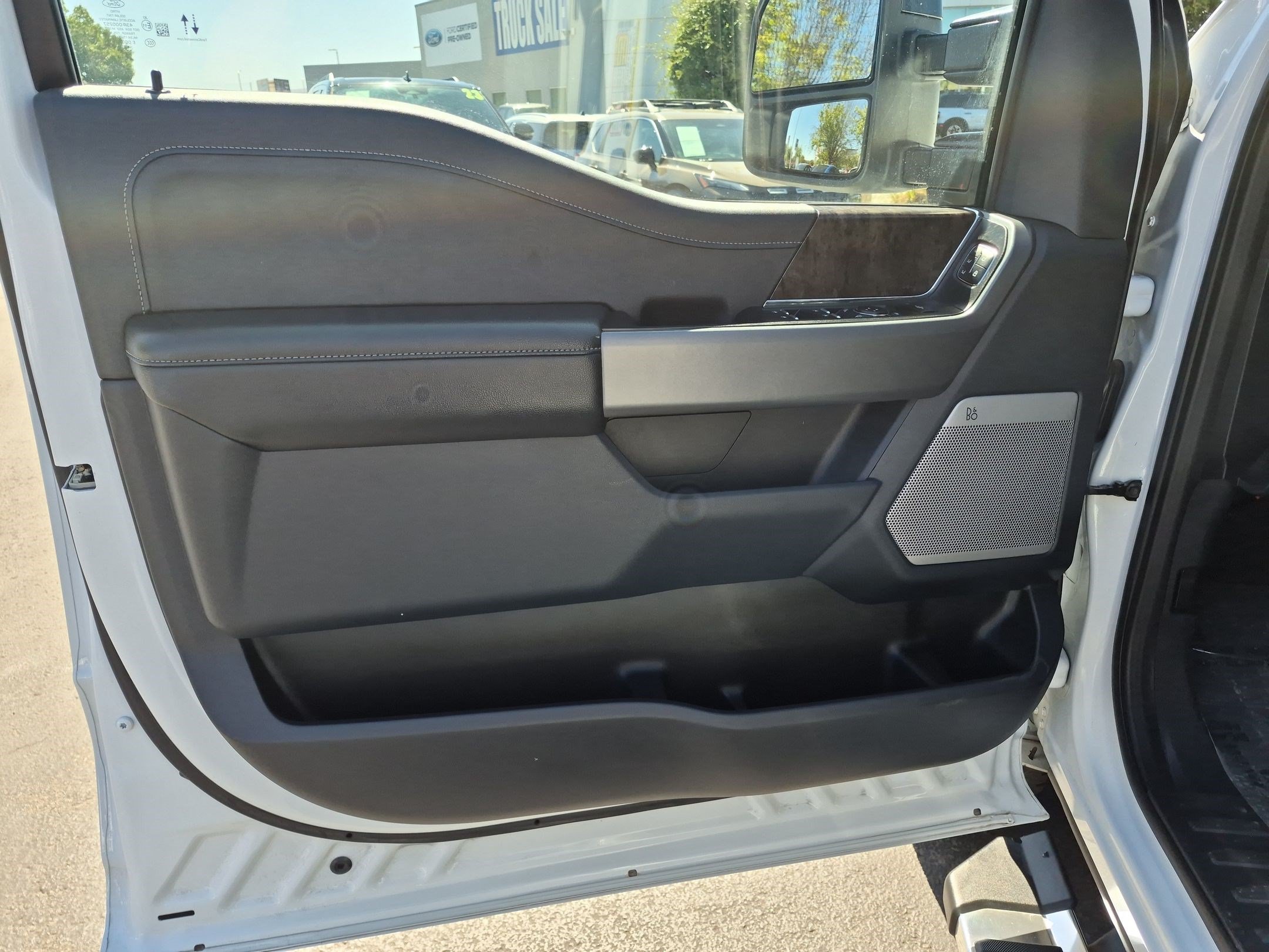 Certified 2025 Ford F250 Lariat AWD/4WD image 14
