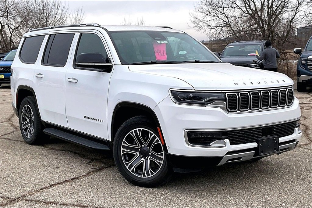 Used 2024 Jeep Wagoneer Series II w/ Flexible Seating Group image 3