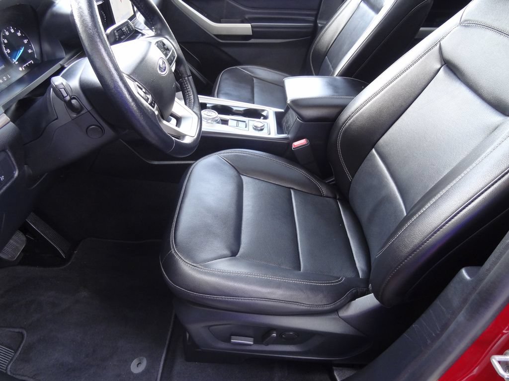 Certified 2022 Ford Explorer Limited w/ Equipment Group 301A AWD/4WD image 6