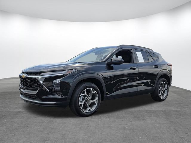Used 2025 Chevrolet Trax LT FWD image 7