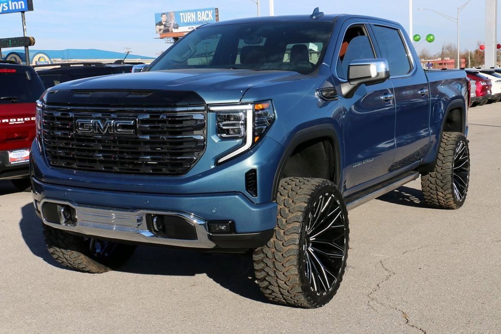 Used 2025 GMC Sierra 1500 Denali Ultimate image 2