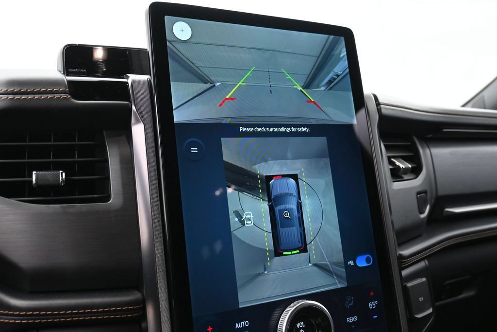 Certified 2022 Ford Expedition Platinum RWD image 4