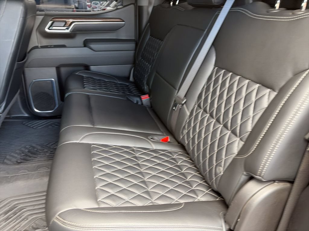 Used 2025 Chevrolet Silverado 1500 RST AWD/4WD image 33
