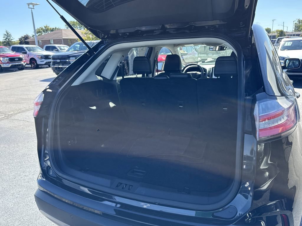 Certified 2024 Ford Edge SEL image 9