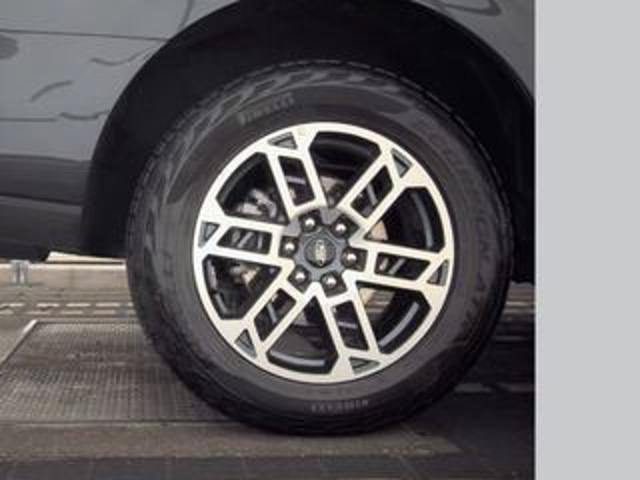 Certified 2025 Ford Expedition Active AWD/4WD image 6