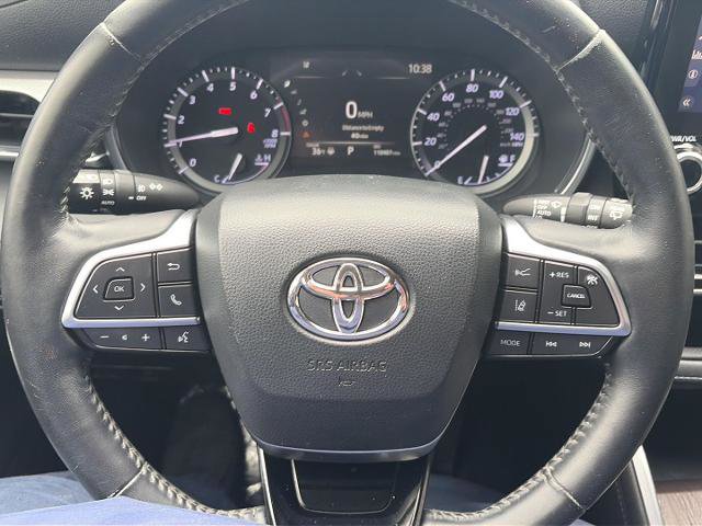 Used 2021 Toyota Highlander Platinum image 26