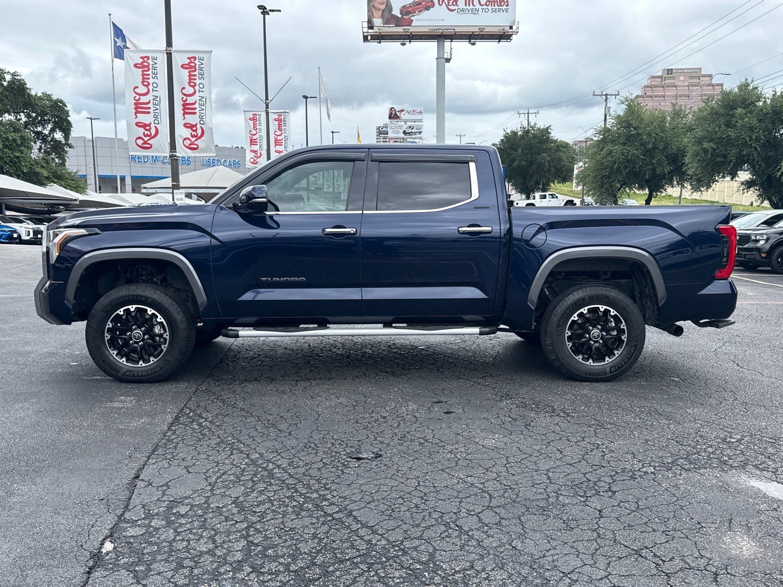 Used 2023 Toyota Tundra Limited w/ Power Package AWD/4WD image 9