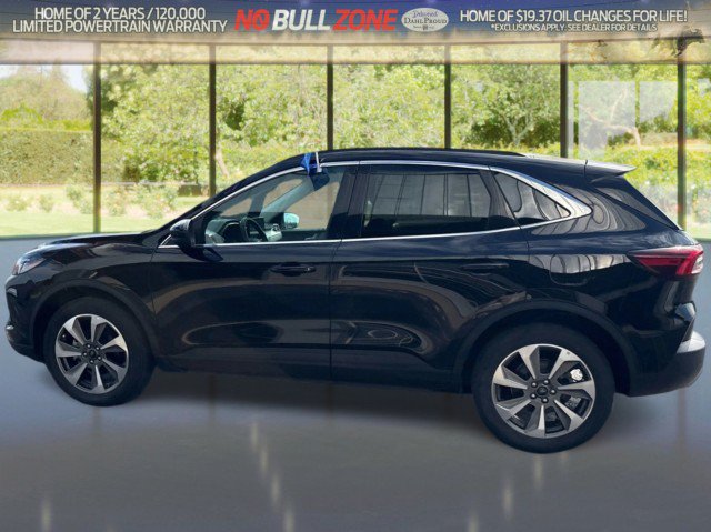 Certified 2025 Ford Escape Platinum AWD/4WD image 2