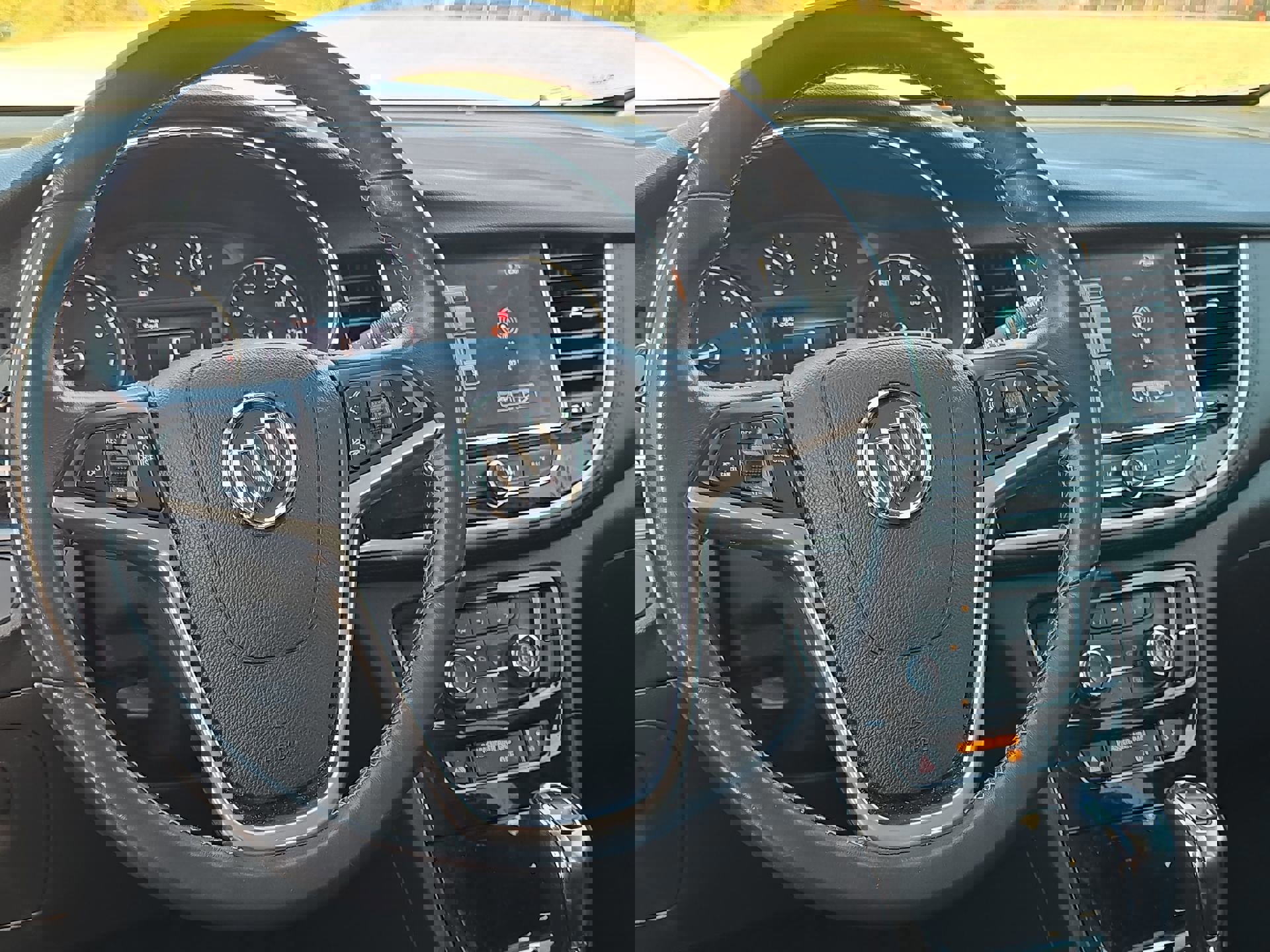 Used 2021 Buick Encore Preferred image 15