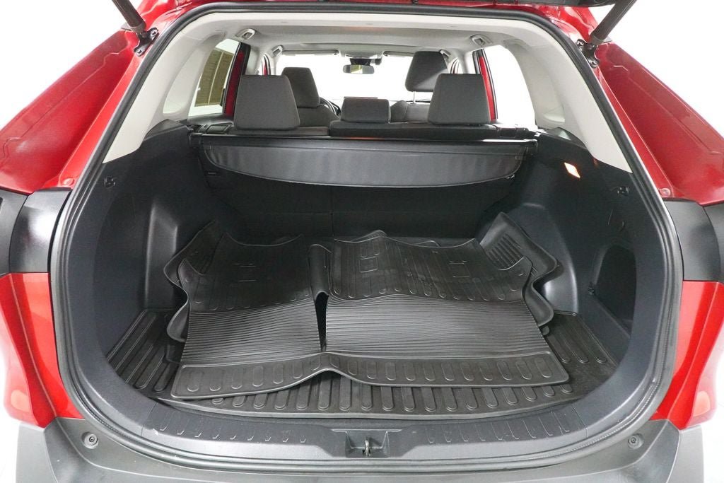 Used 2021 Toyota RAV4 XLE w/ Convenience Package AWD/4WD image 29