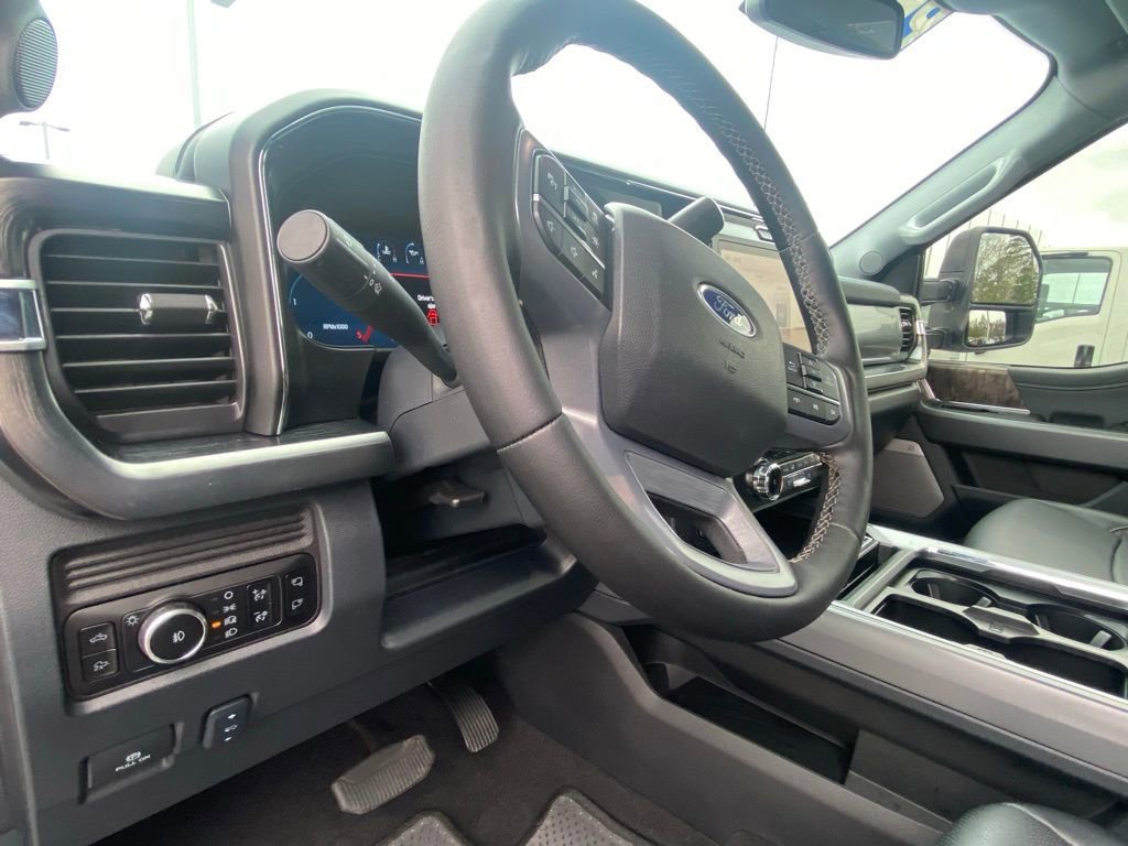 Certified 2025 Ford F250 Lariat w/ Lariat Ultimate Package image 9