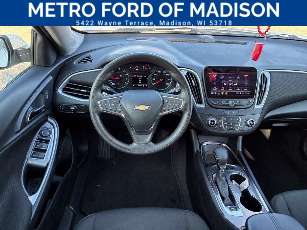 Used 2025 Chevrolet Malibu LT FWD image 12