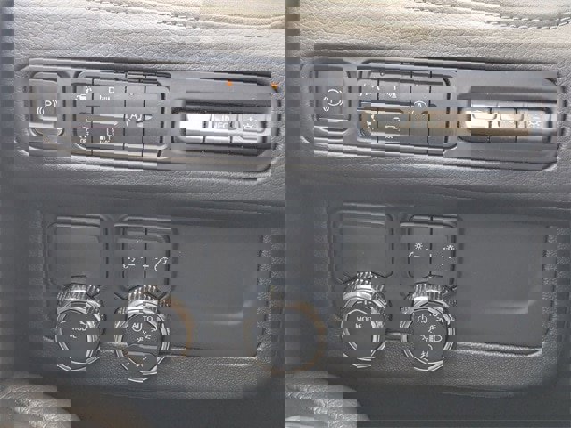 Used 2023 GMC Yukon Denali image 20