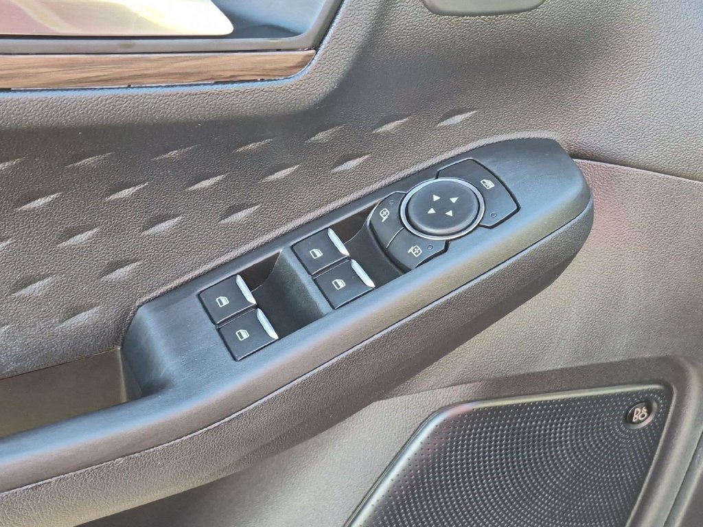 Certified 2020 Ford Escape Titanium AWD/4WD image 11