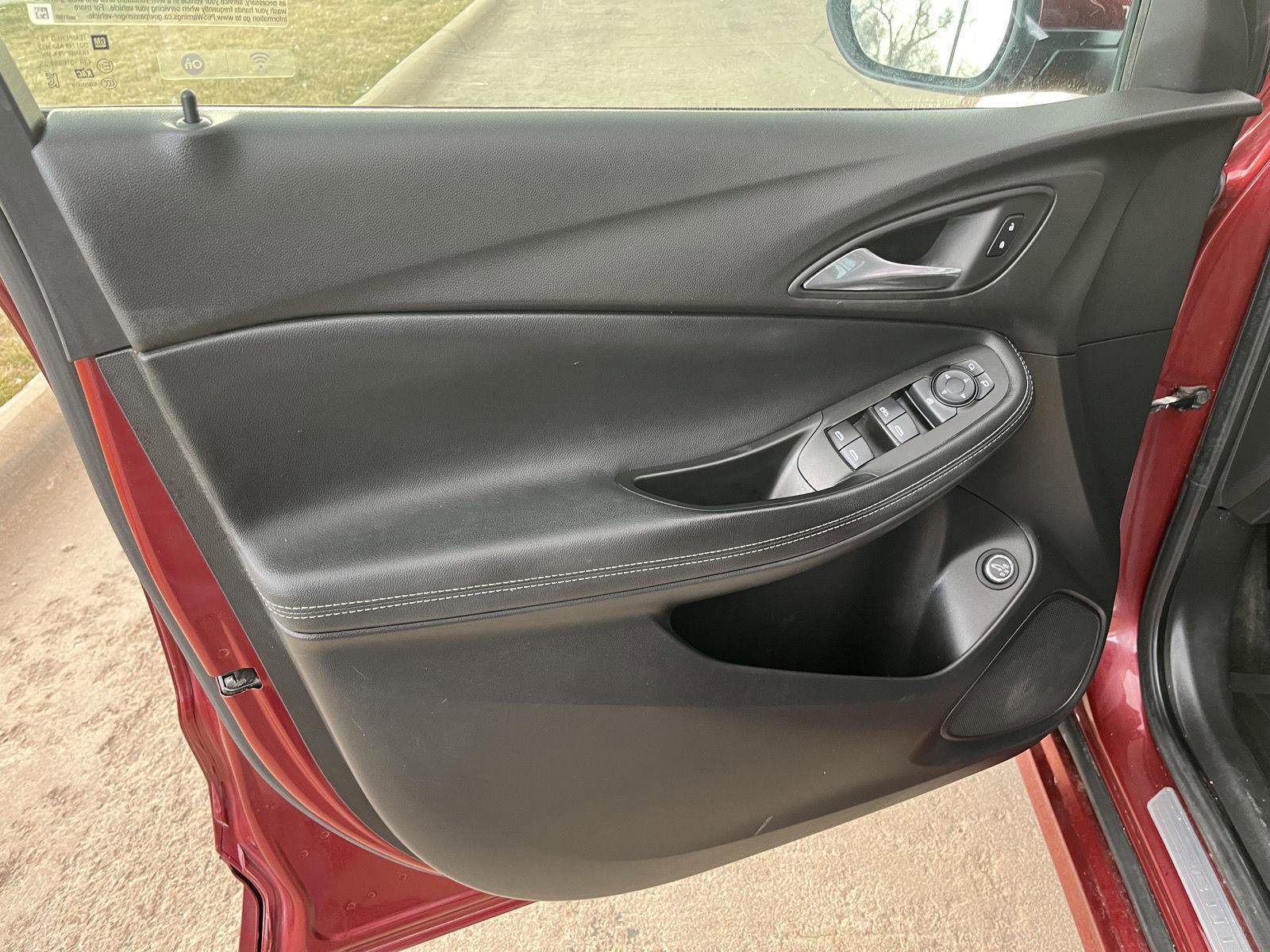 Used 2022 Buick Encore GX Select w/ Sport Touring Package image 14