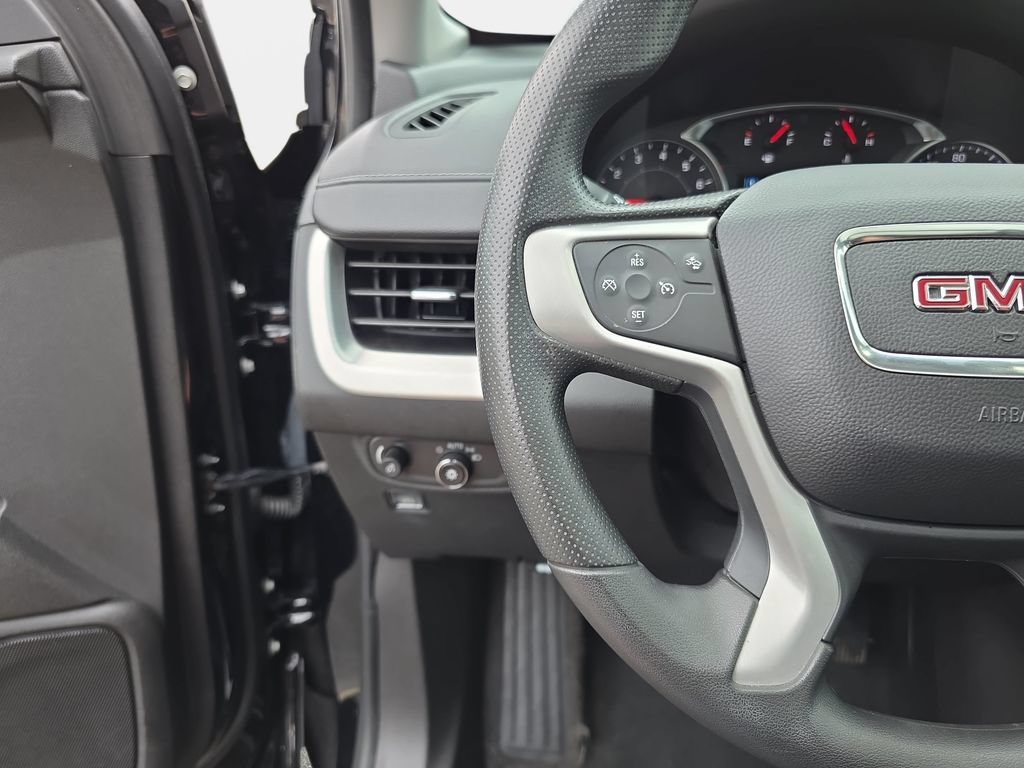 Used 2024 GMC Terrain SLE w/ Driver Convenience Package FWD image 14