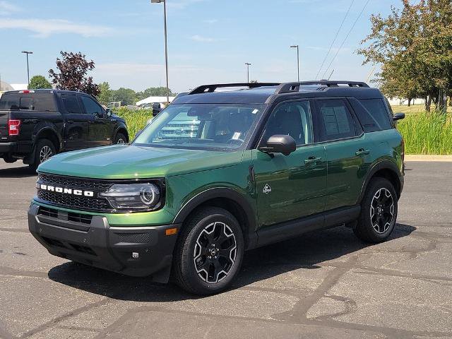 Certified 2025 Ford Bronco Sport Outer Banks w/ Outer Banks Tech Package+ AWD/4WD image 2