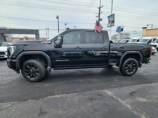 Used 2025 GMC Sierra 2500 AT4 w/ AT4 Premium Plus Package image 2
