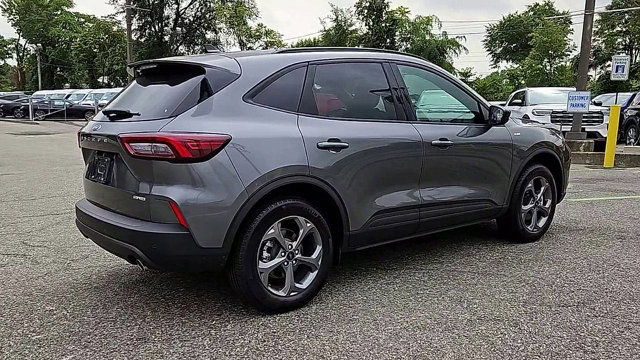 Certified 2025 Ford Escape ST-Line w/ Tech Pack #1 AWD/4WD image 8