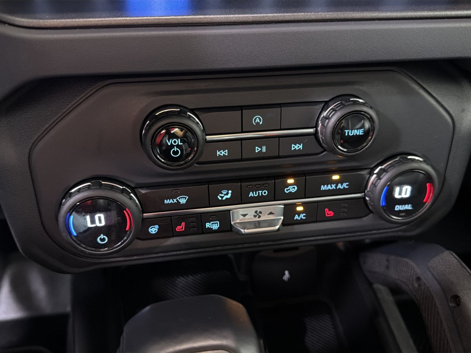Certified 2025 Ford Bronco Badlands AWD/4WD image 23