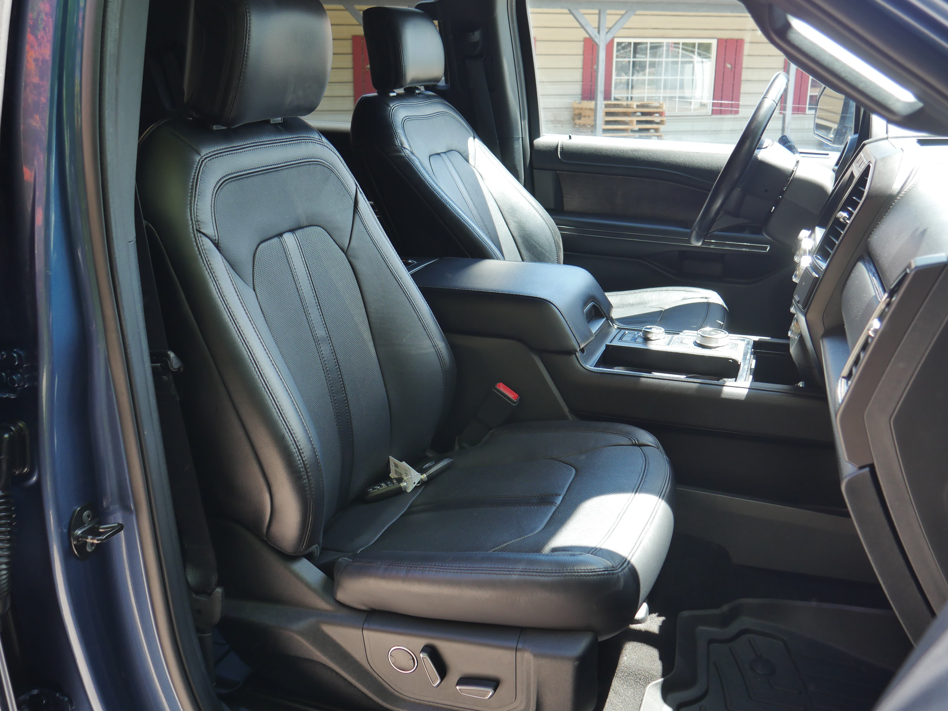 Certified 2019 Ford Expedition Limited w/ Equipment Group 302A AWD/4WD image 30