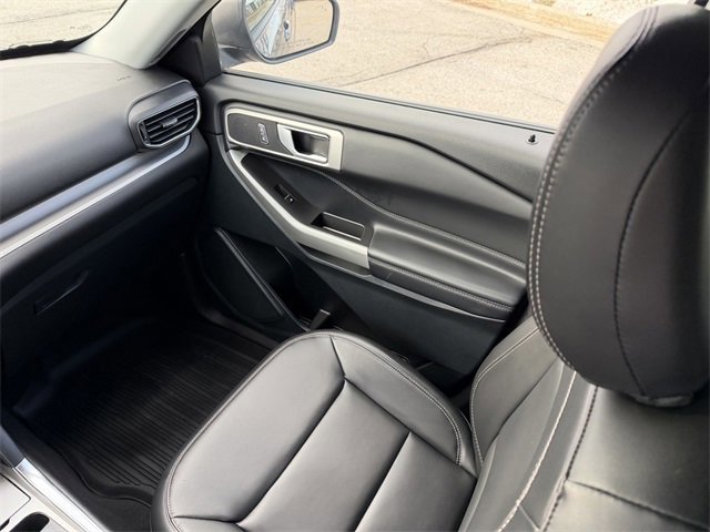 Certified 2023 Ford Explorer XLT w/ Equipment Group 202A image 20