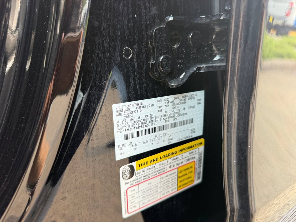 Certified 2025 Ford Expedition Active AWD/4WD image 25