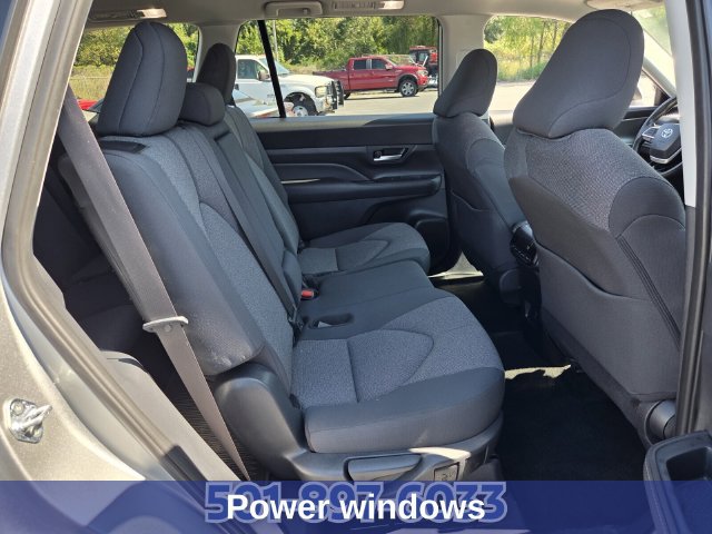 Used 2025 Toyota Grand Highlander FWD image 17