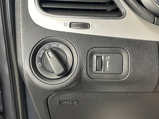 Used 2018 Dodge Journey SE w/ Connectivity Group FWD image 14