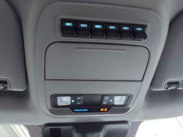 Certified 2023 Ford F550 4x4 Regular Cab Super Duty image 27