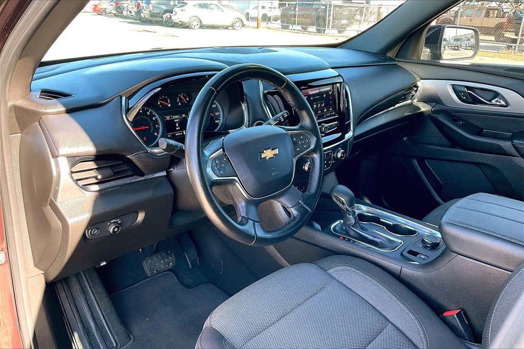 Used 2023 Chevrolet Traverse LT image 14
