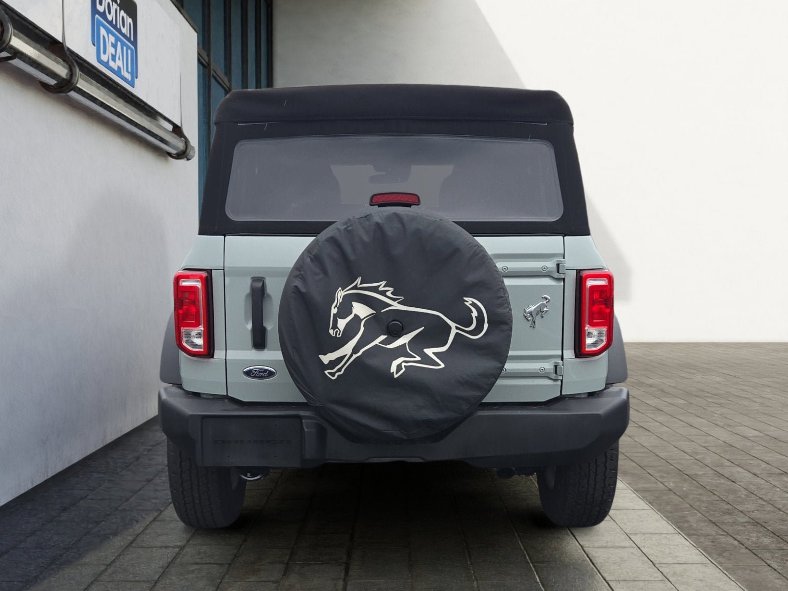 Certified 2023 Ford Bronco 4-Door AWD/4WD image 4