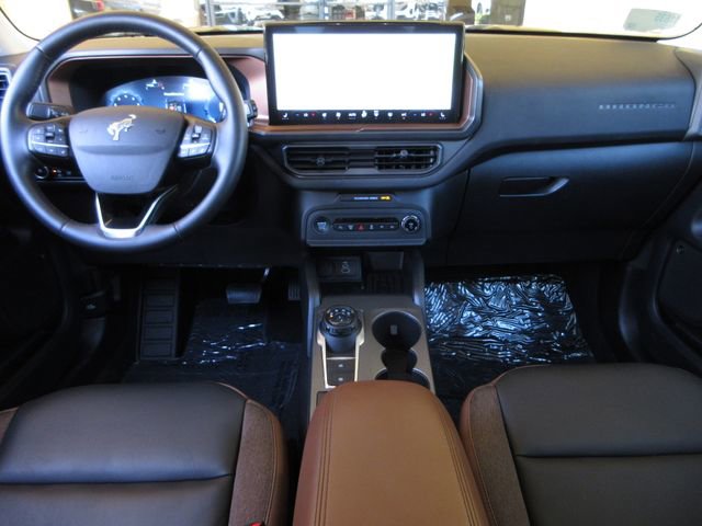 Certified 2025 Ford Bronco Sport Outer Banks w/ Outer Banks Tech Package+ AWD/4WD image 21
