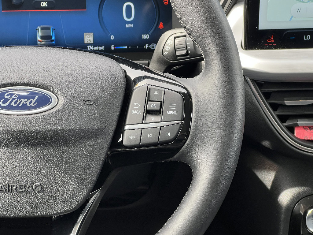 Certified 2025 Ford Escape Platinum AWD/4WD image 24