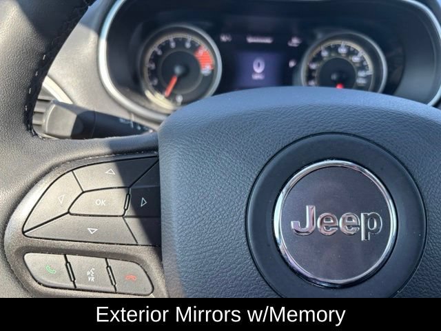 Used 2022 Jeep Cherokee Trailhawk w/ Sound & Nav Group AWD/4WD image 27