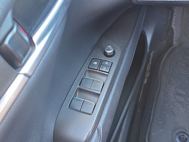 Used 2023 Toyota Camry XSE FWD image 17
