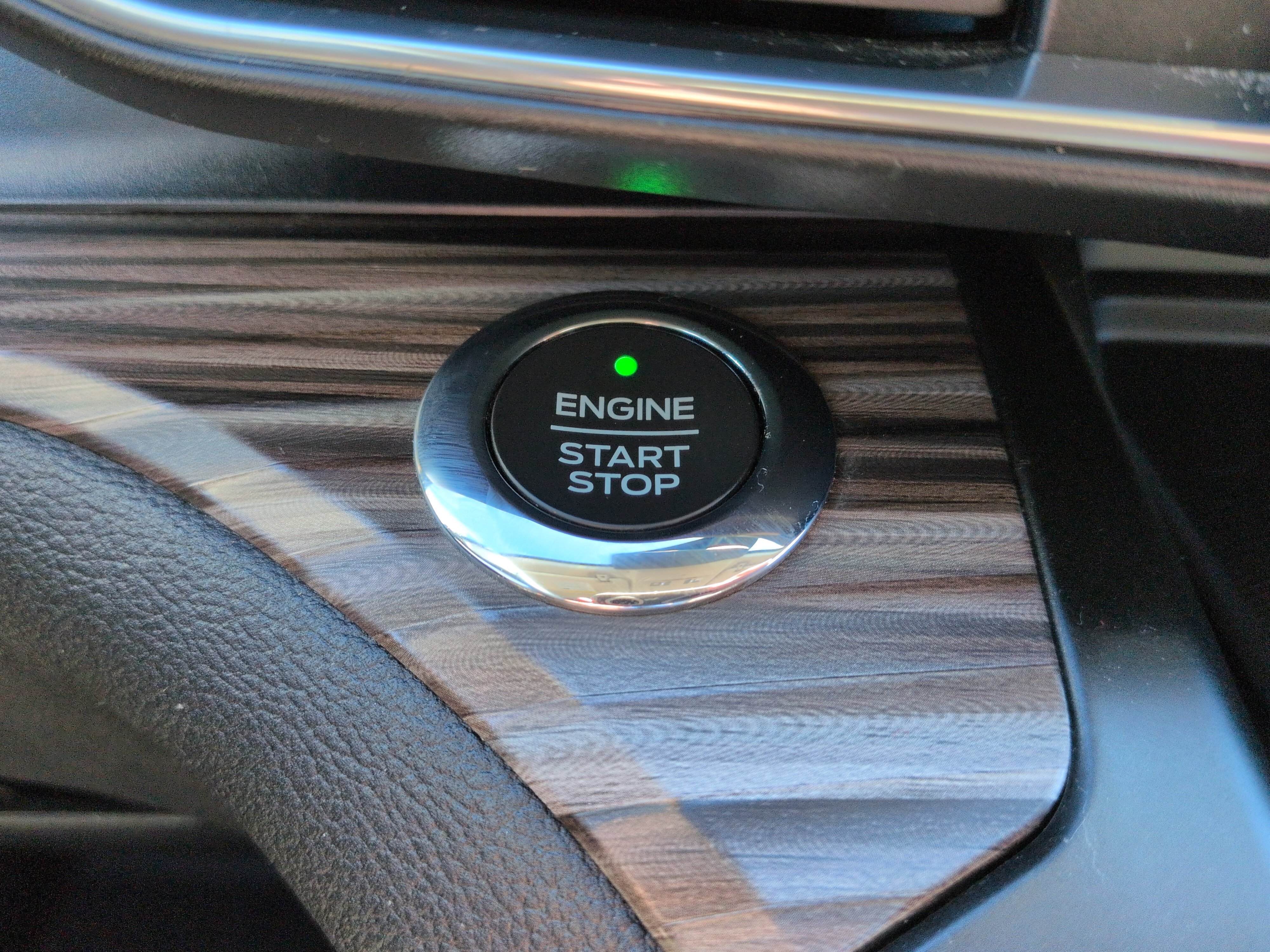 Certified 2020 Ford Explorer Limited RWD image 26