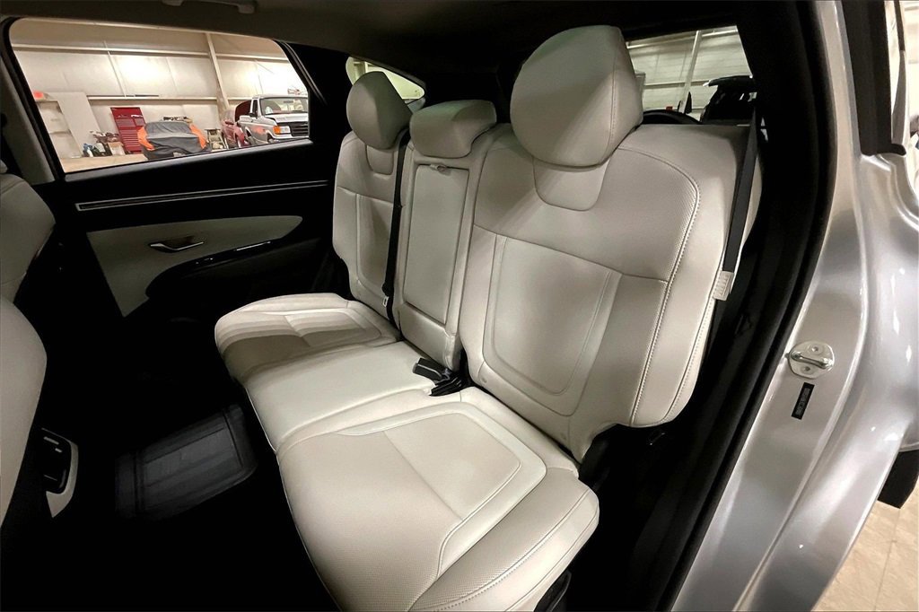 Used 2024 Hyundai Tucson Limited image 25