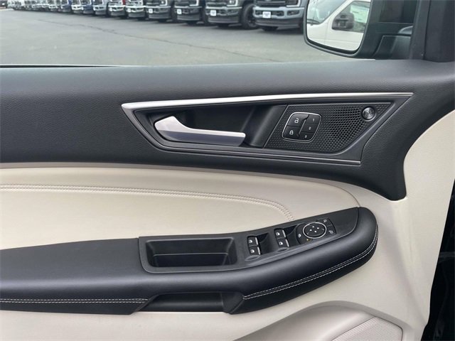 Certified 2022 Ford Edge Titanium image 12