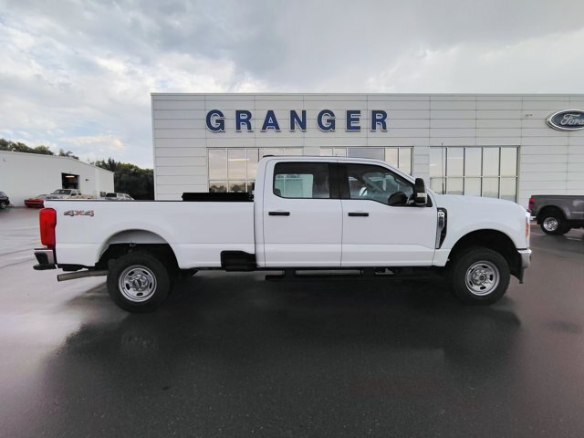 Certified 2023 Ford F250 XL w/ Snow Plow/Camper Package AWD/4WD image 5