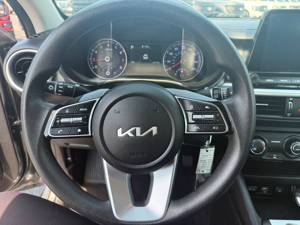 Used 2024 Kia Forte LXS w/ LXS Technology Package FWD image 20