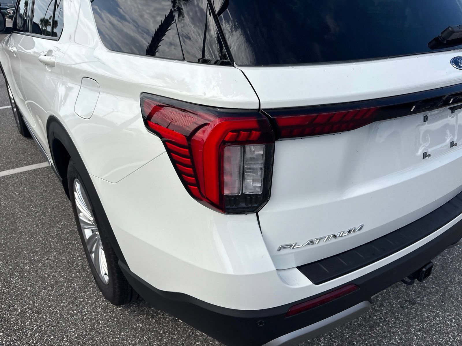 Certified 2025 Ford Explorer Platinum RWD image 11