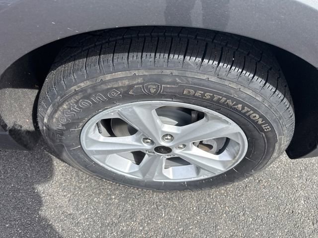 Certified 2024 Ford Edge SE image 13