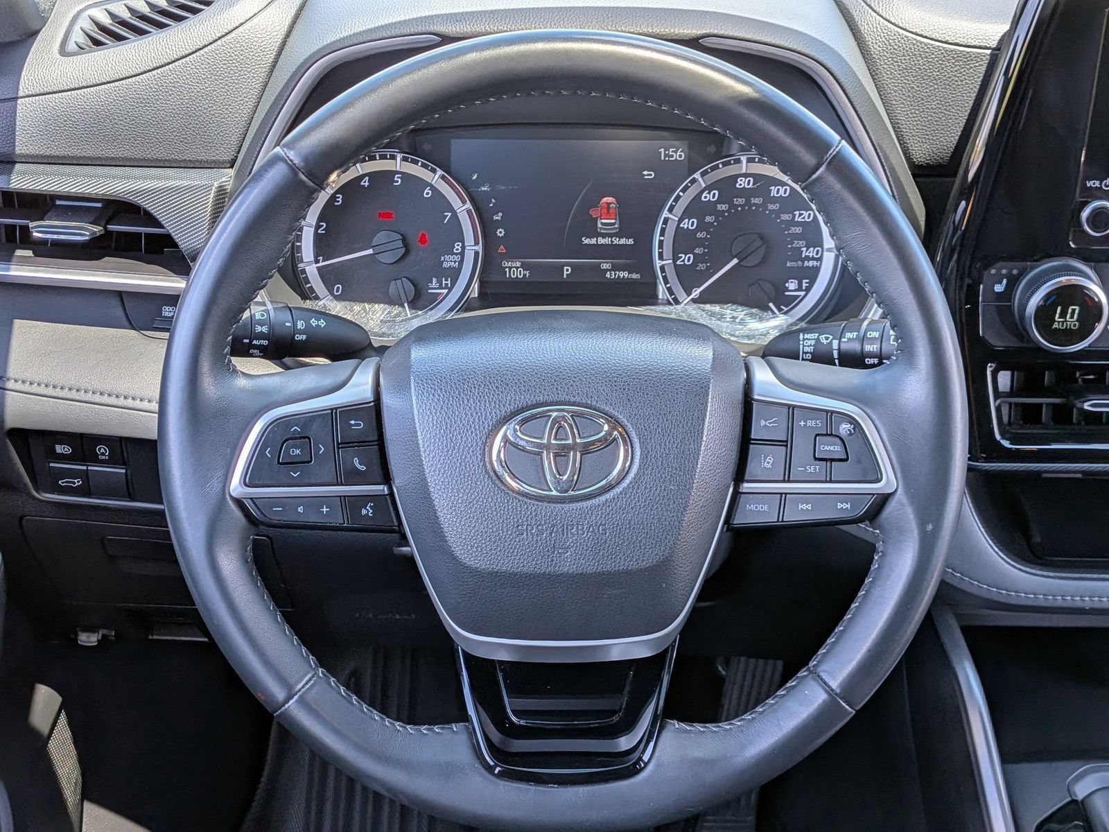 Used 2023 Toyota Highlander XSE FWD image 23
