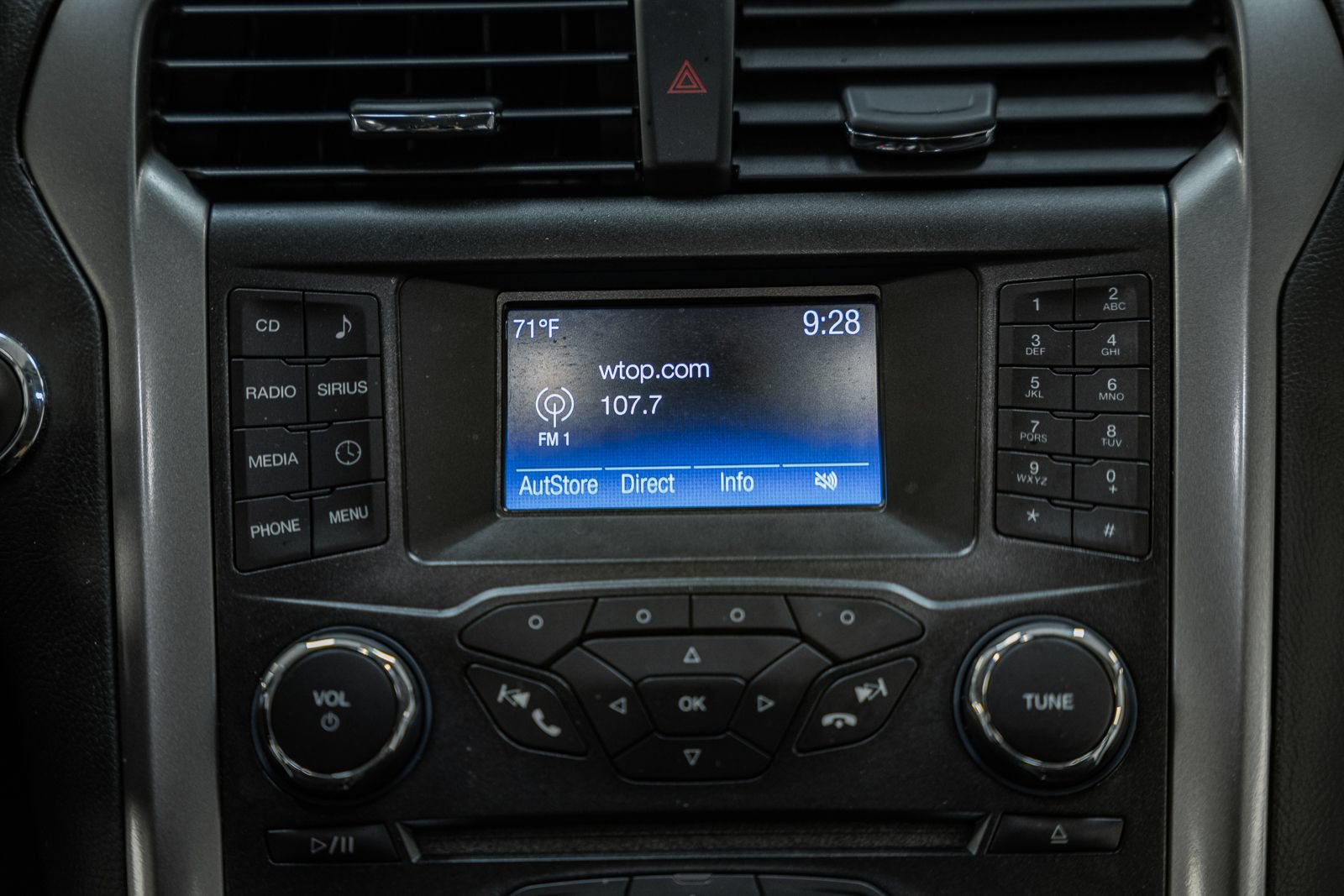 Certified 2017 Ford Fusion SE FWD image 25