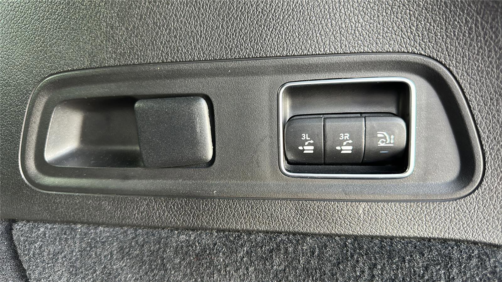 Used 2022 Mercedes-Benz GLS 450 4MATIC image 10