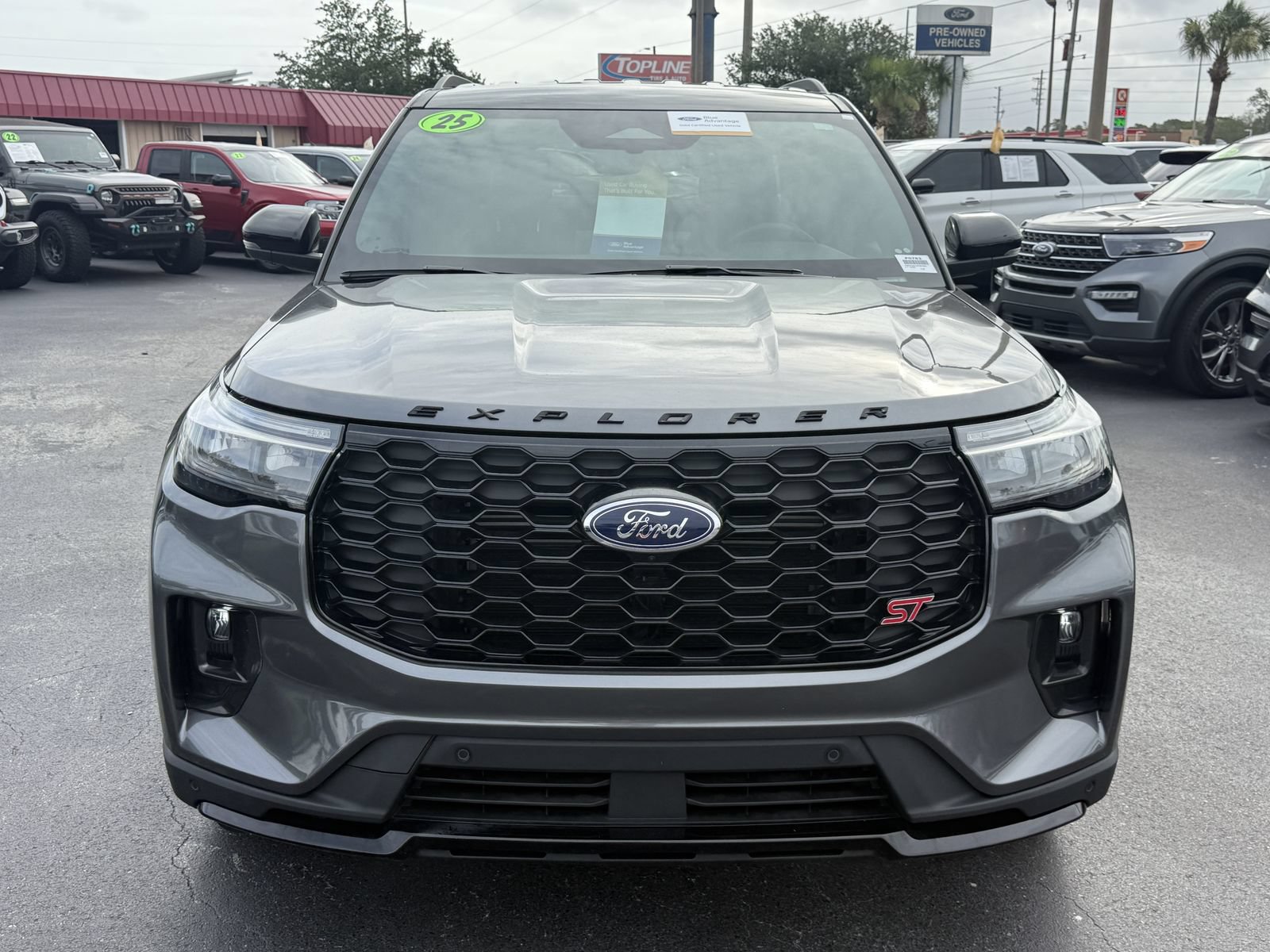 Certified 2025 Ford Explorer ST AWD/4WD image 9