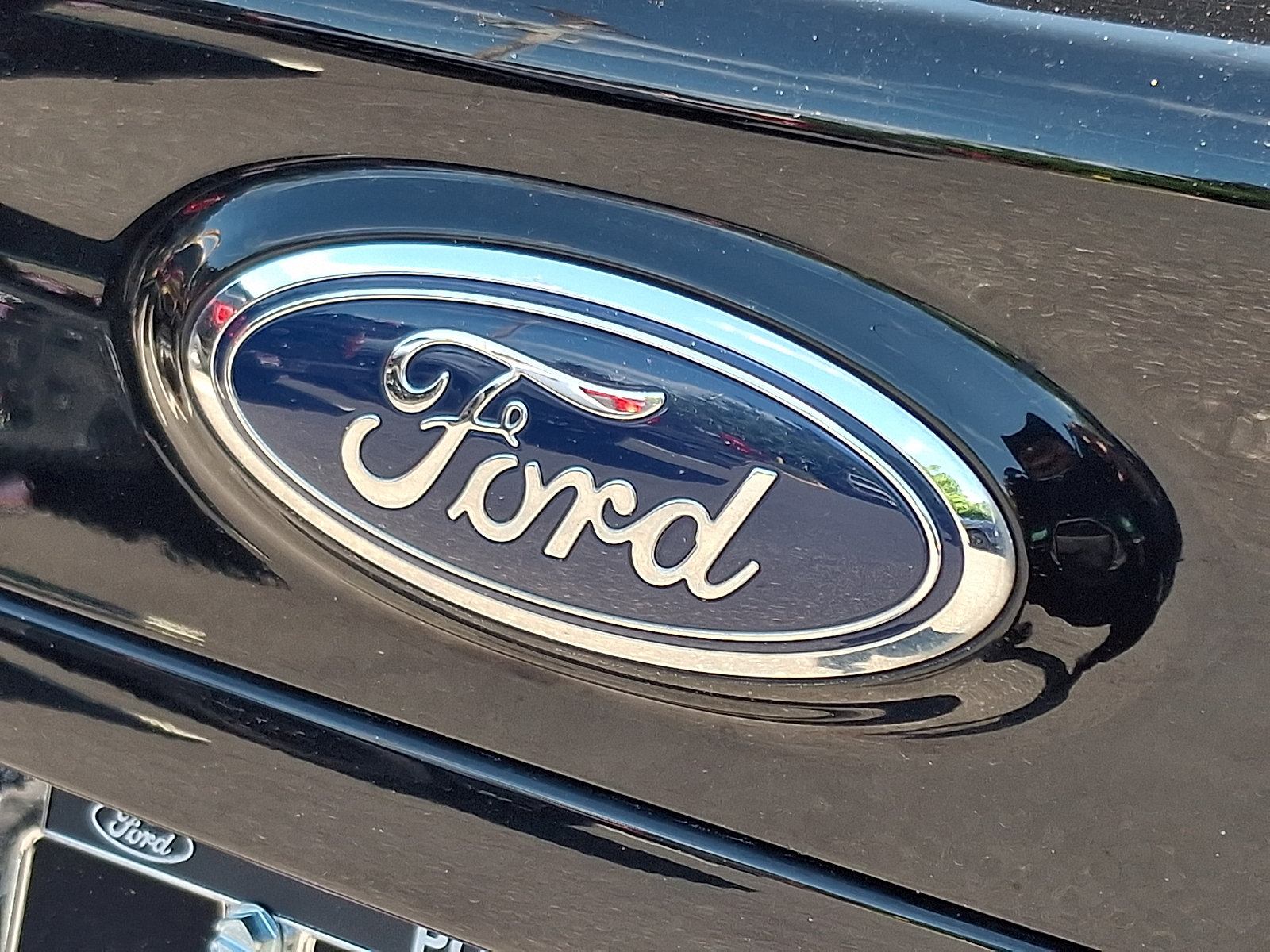 Certified 2019 Ford Edge ST w/ Equipment Group 401A AWD/4WD image 31