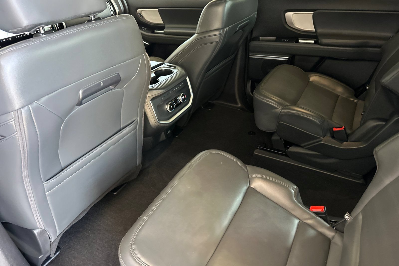 Certified 2026 Ford Expedition Active AWD/4WD image 12